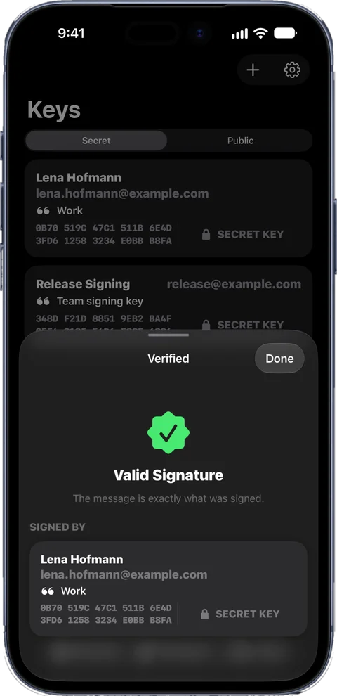GPG Vault showing a verified signature and who signed the message